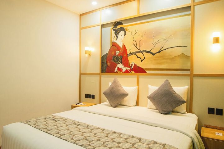 Room 9 of 50