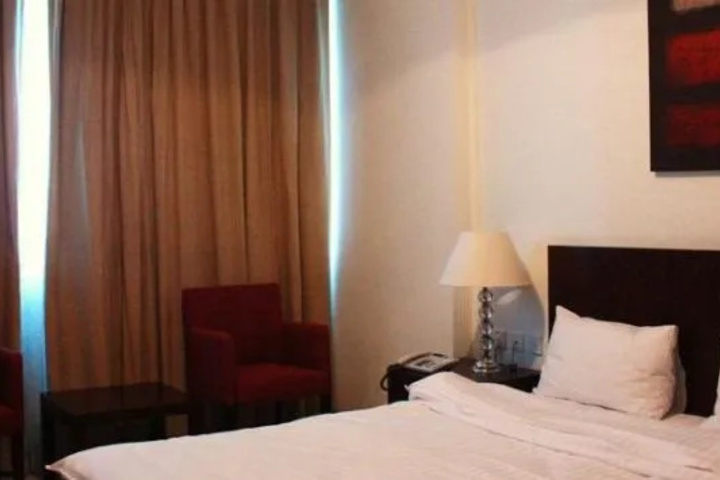 Room 2 of 8