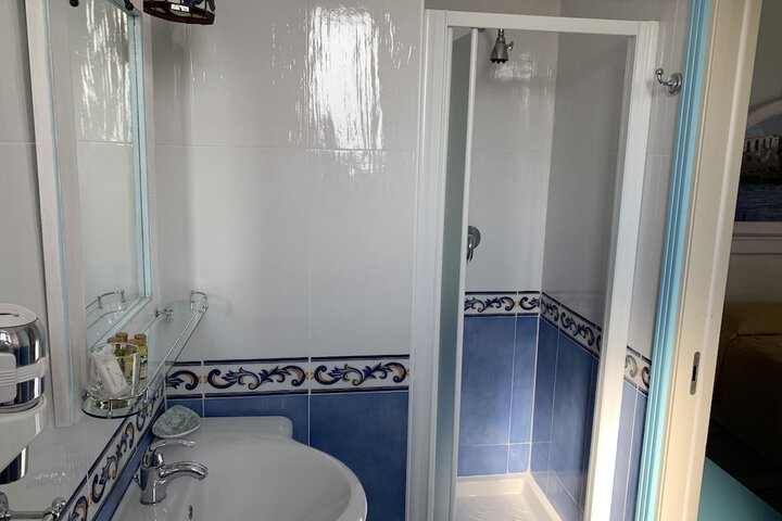 Room 4 of 35