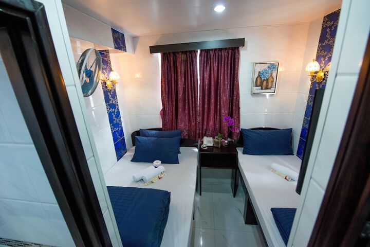 Room 15 of 48
