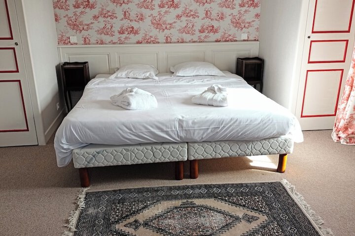 Room 15 of 105