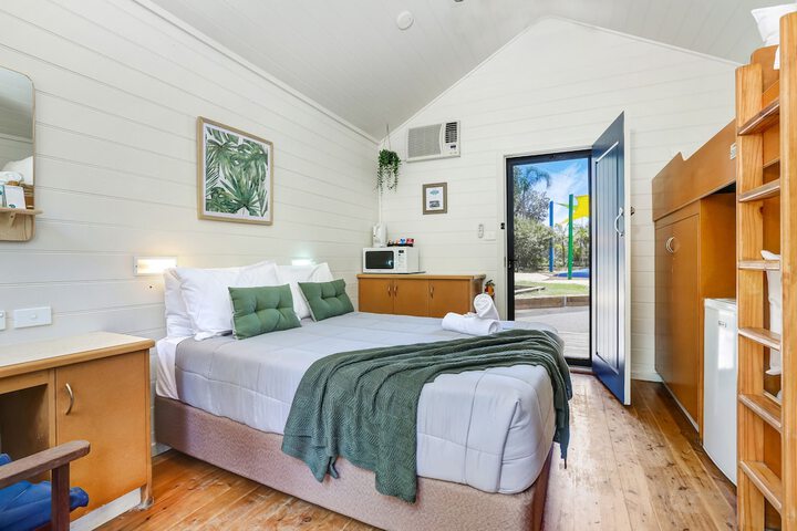 Room 10 of 42