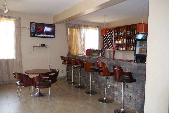 Lounge 22 of 29