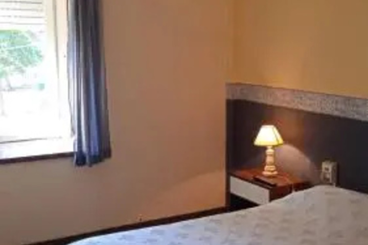 Room 6 of 14