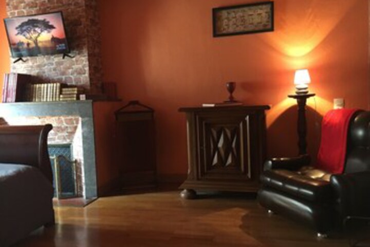 Room 2 of 3