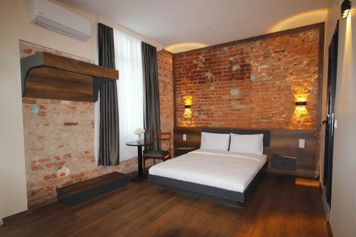 Room 74 of 204