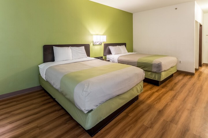 2 Queen Beds (4 of 4)