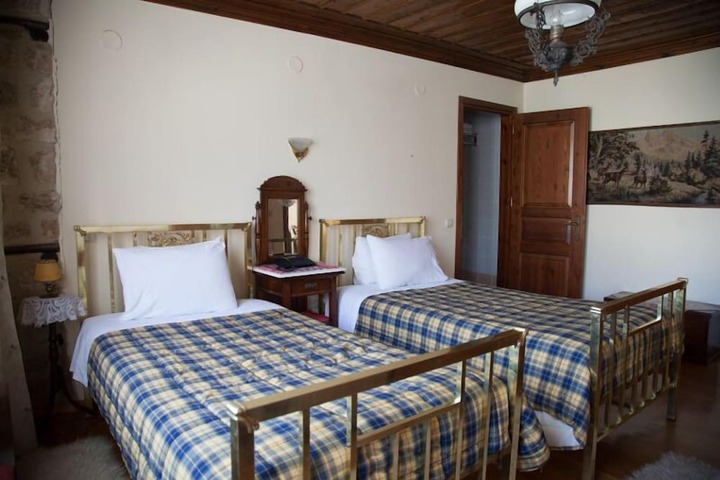 Room 15 of 26