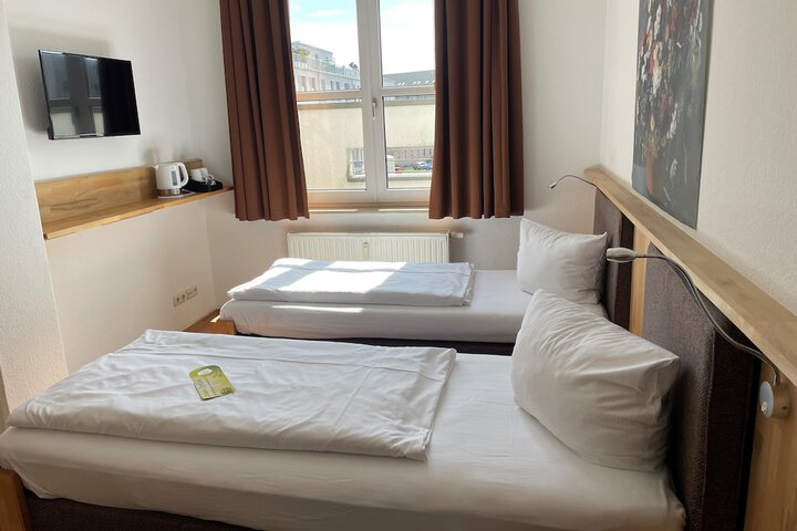 Room 15 of 31