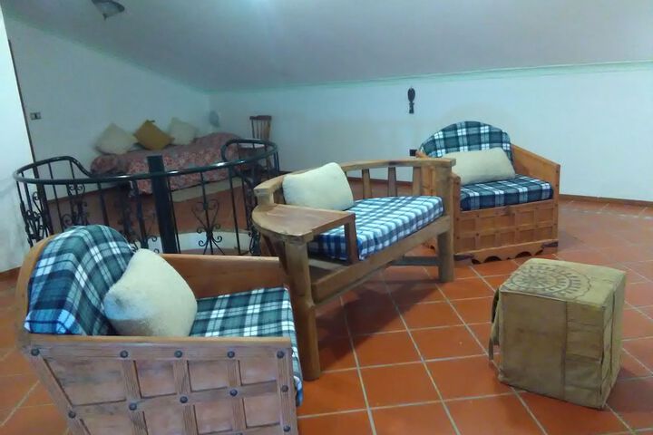 Room 5 of 77