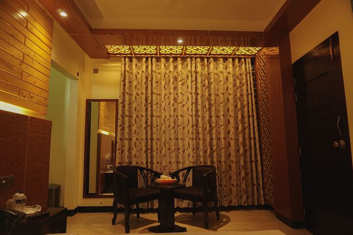 Room 3 of 16
