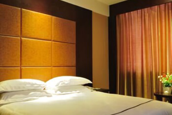 Room 2 of 5