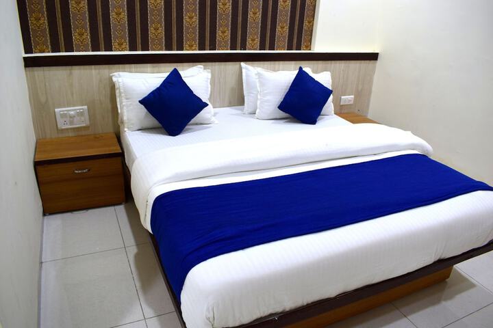 Hotel Peradiot