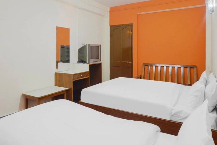 Room 8 of 17