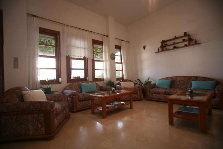 Room 9 of 21