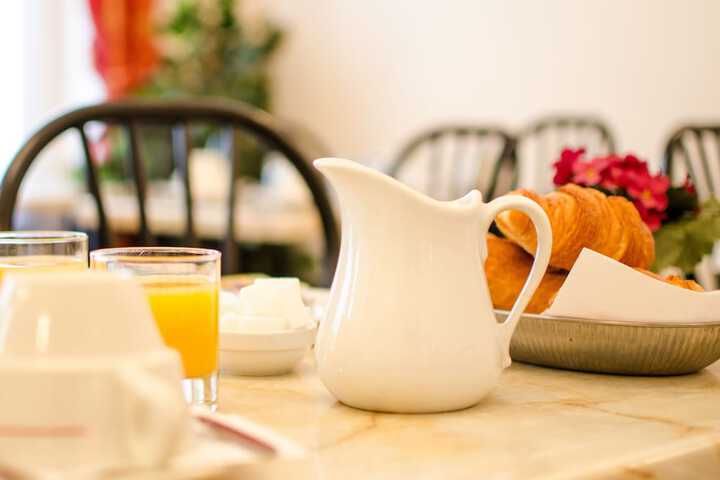 Breakfast/Coffee Service 26 of 40