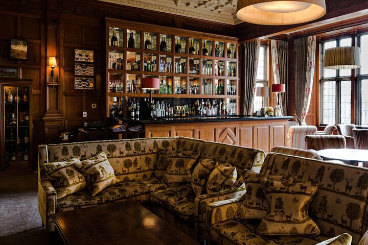 Lounge 71 of 104