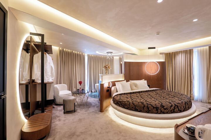 Room 13 of 125