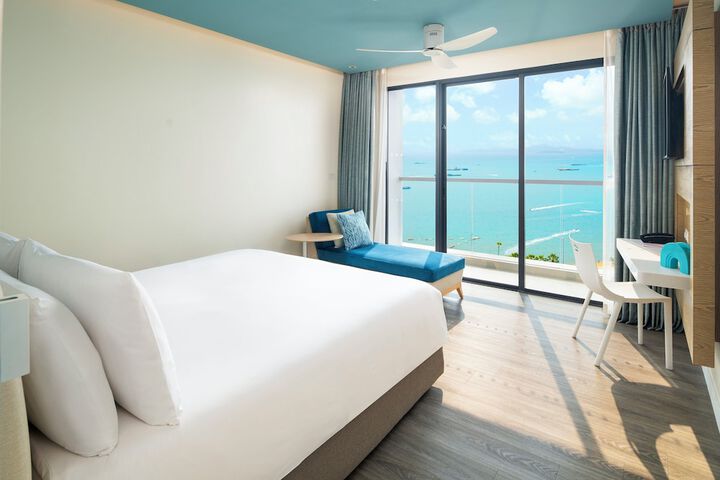 Room 18 of 114
