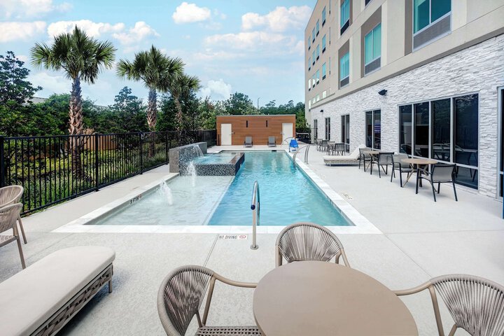 Pool Hotel