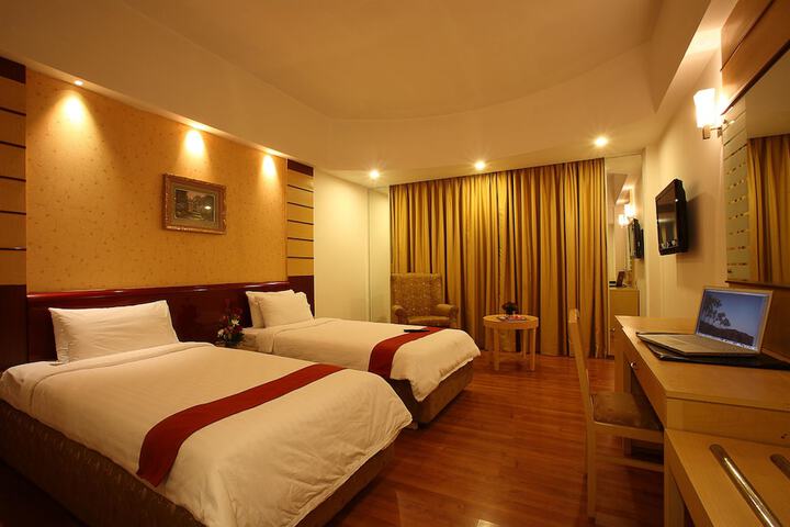 Room 7 of 85