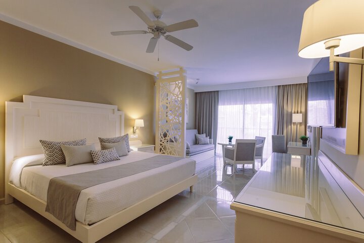 Room 4 of 79