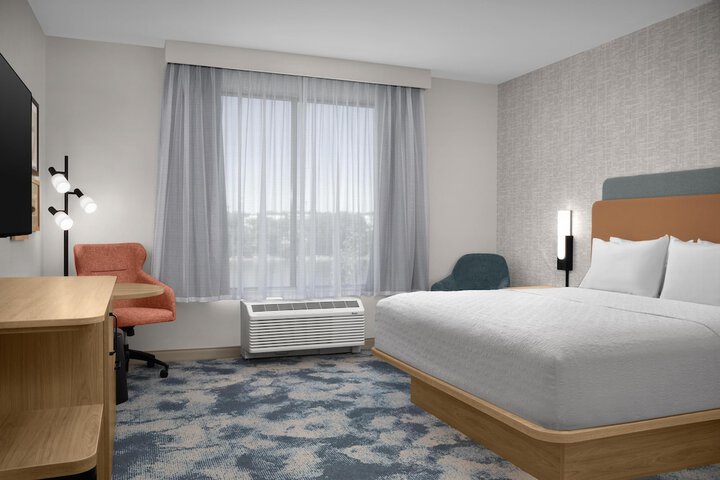 Room 15 of 38