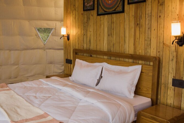 Room 5 of 15