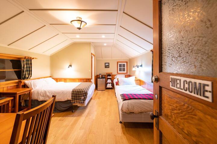 Room 19 of 199