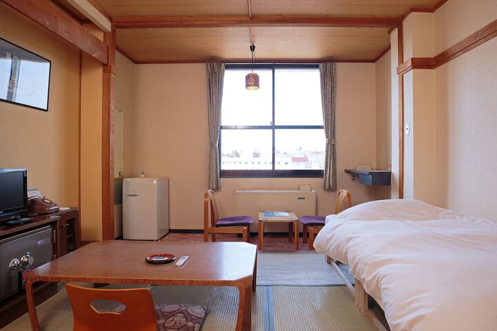 Room 12 of 34