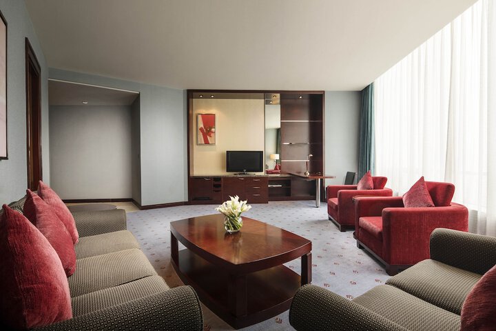 Room 3 of 140