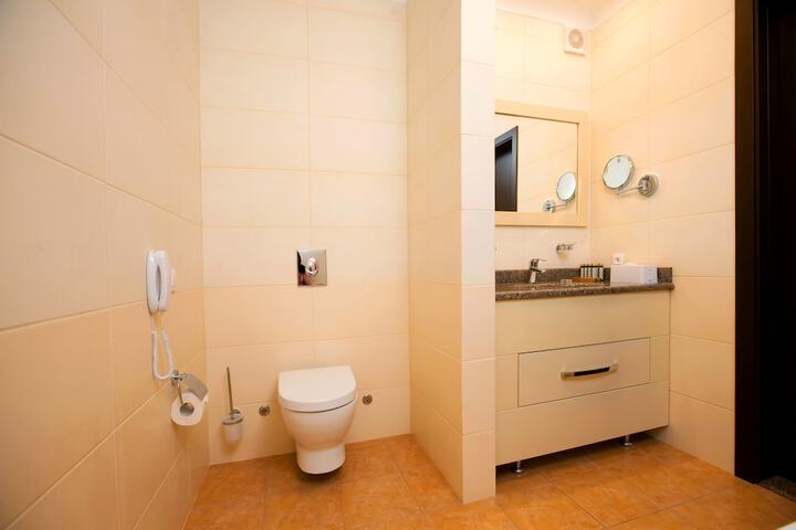 Room 46 of 119