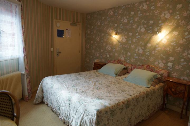 Room 8 of 38