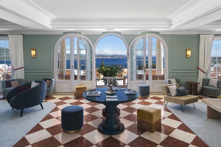 Entrance & Lobby