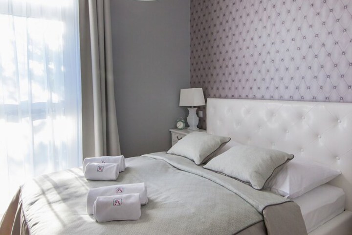 Room 35 of 272