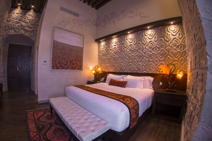 Room 40 of 166