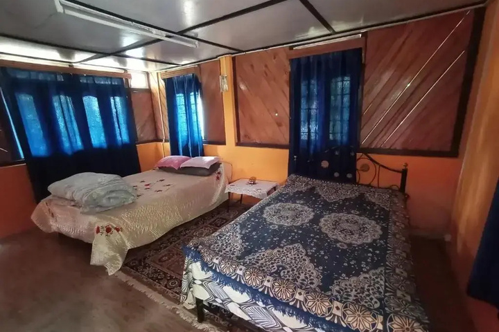 Room 3 of 9
