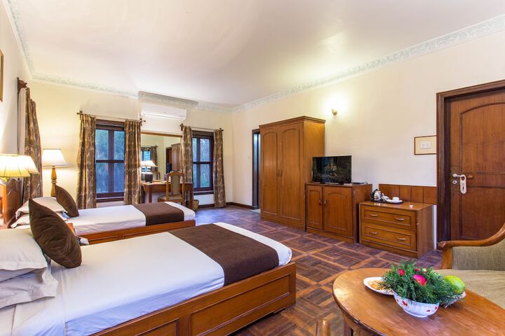 Room 3 of 27
