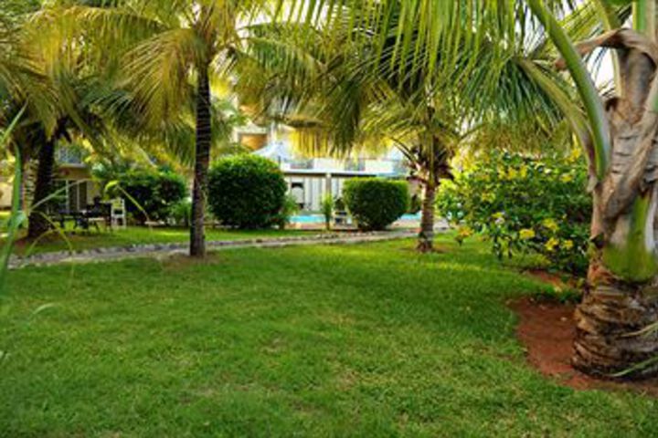 Hotel Exterior 9 of 34