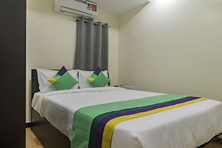 Room 13 of 34