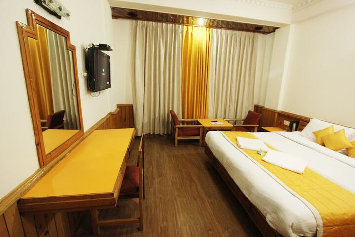 Room 11 of 23