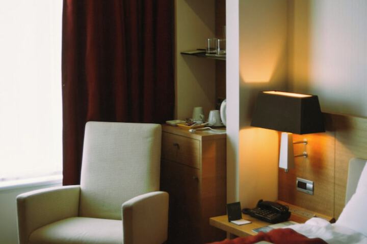 Room 11 of 50