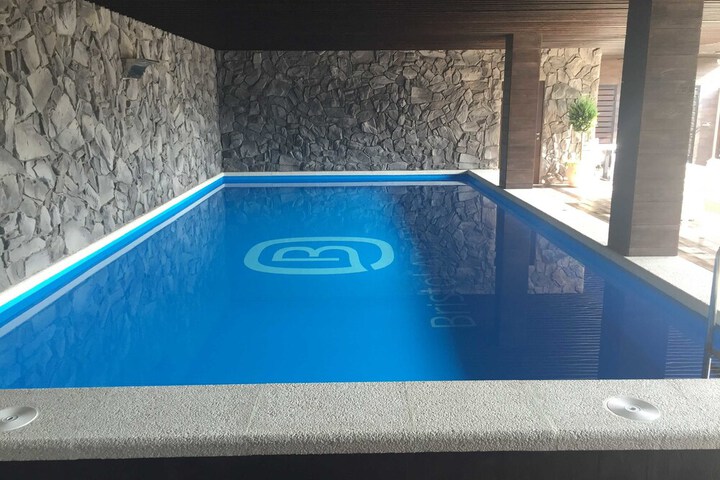 Pool 31 of 49