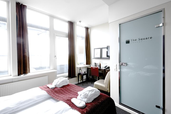 Room 10 of 86