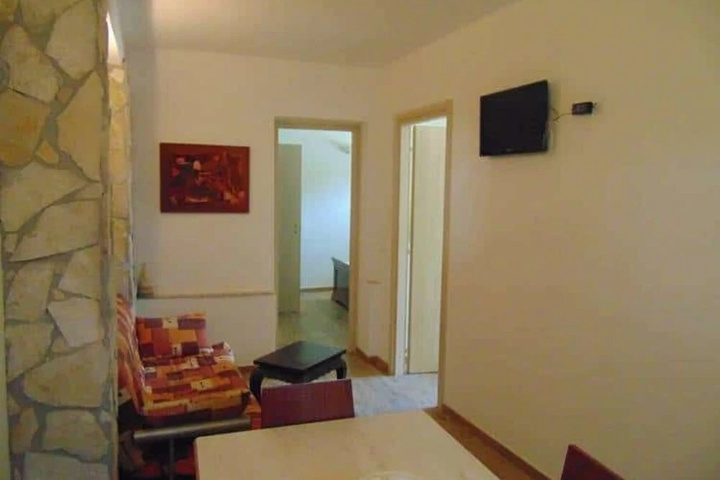 Room 11 of 15