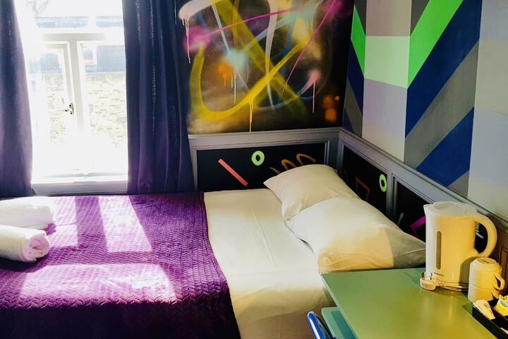 Room 29 of 106