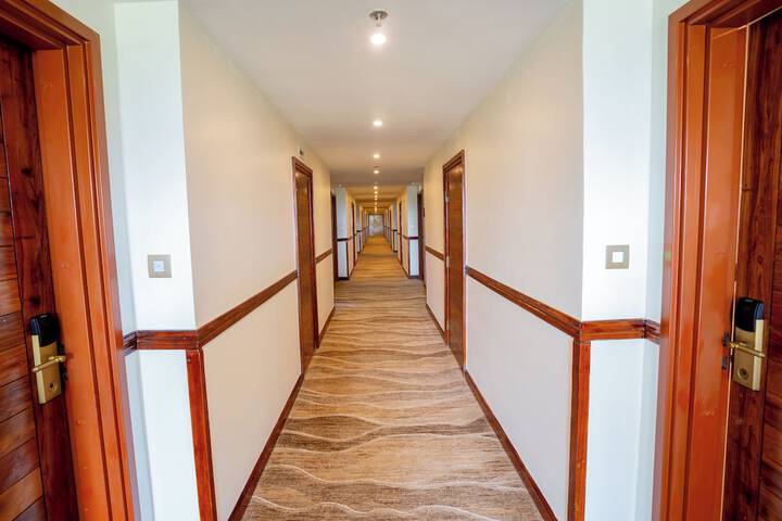 Room 21 of 108