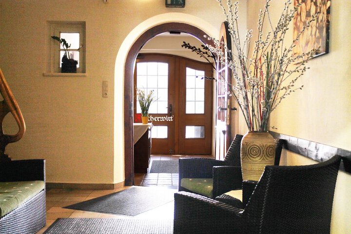 Hotel 2 of 75