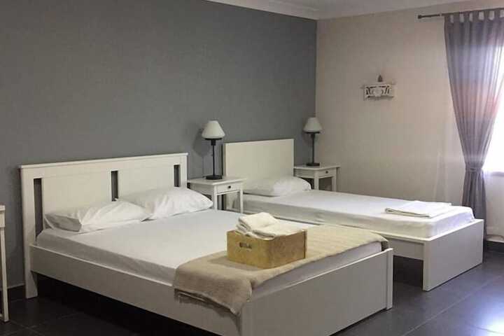 Room 12 of 28