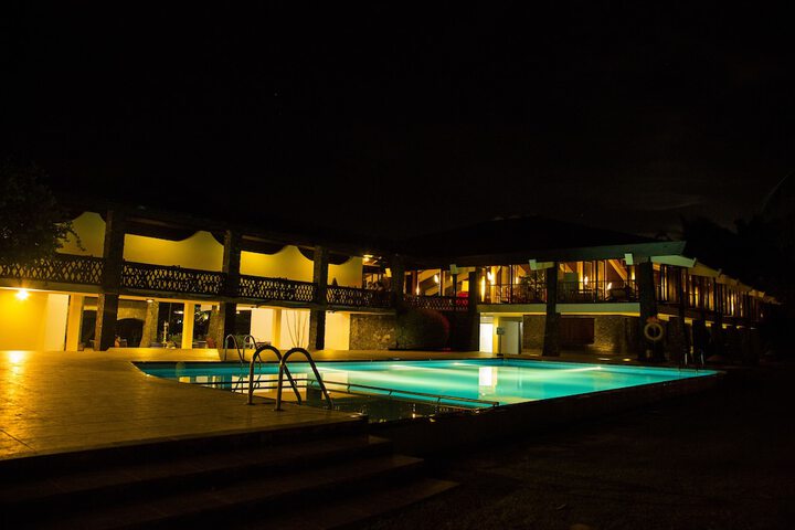 Hotel with Pool